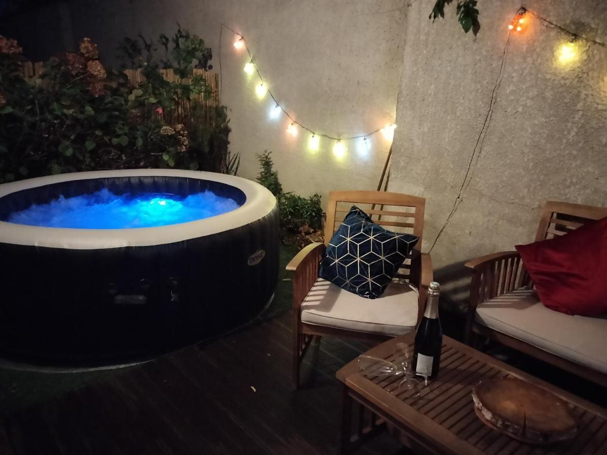 Magnifique Villa Avec Jacuzzi Au Pied Du Stade سان دوني المظهر الخارجي الصورة