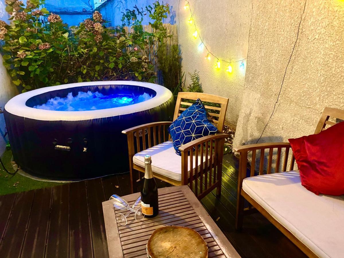 Magnifique Villa Avec Jacuzzi Au Pied Du Stade سان دوني المظهر الخارجي الصورة